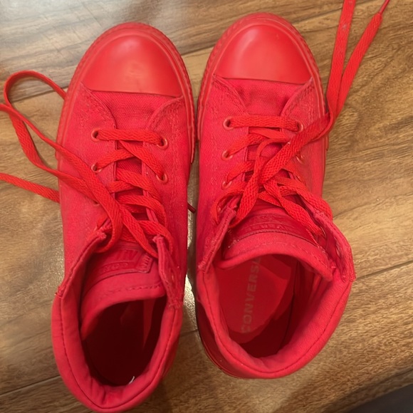 Chuck Taylor All Star Hi Sneaker in Red size 35- worn ONCE ! Like NEW - Picture 4 of 7
